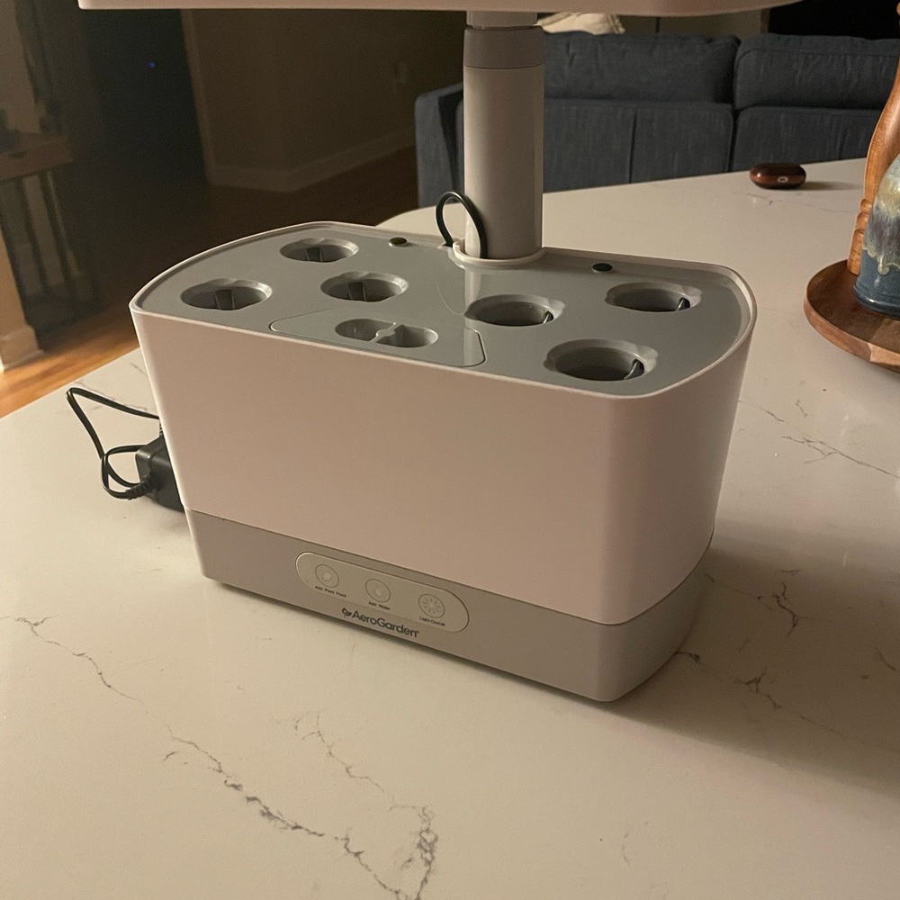 AeroGarden White Indoor Garden System - Picture 2 of 3